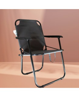كرسي استرخاء عادي  قابل للطي مع مقبض للحمل تنثني اقدامه على الداخل من الجهتين مما يقلل من مساحة تخزينه
